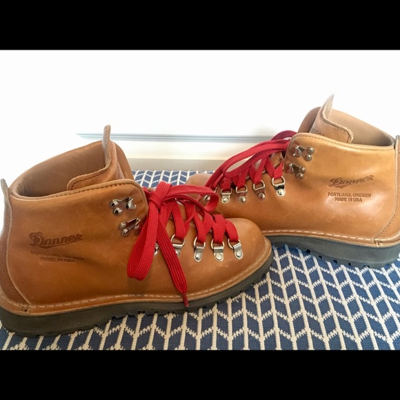 Danner Mtn Light Cascade (7.5 W) (Pending Sale) - Picture 6 of 8